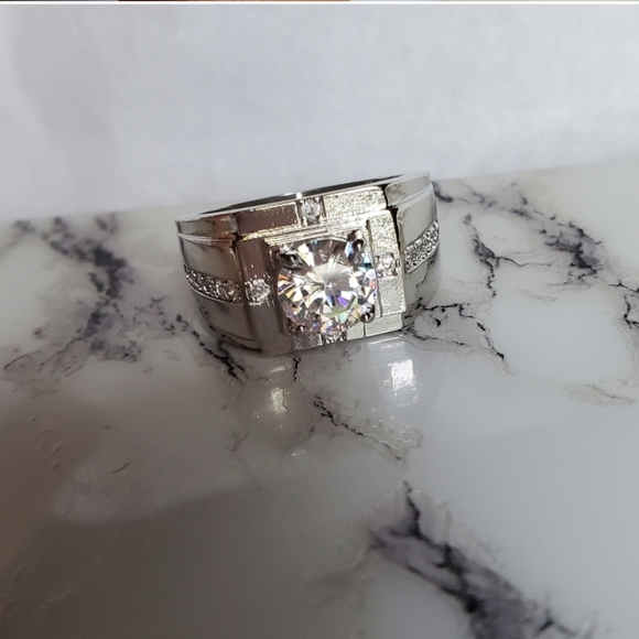 New Luxury Men's Ring - Picture 7 of 7